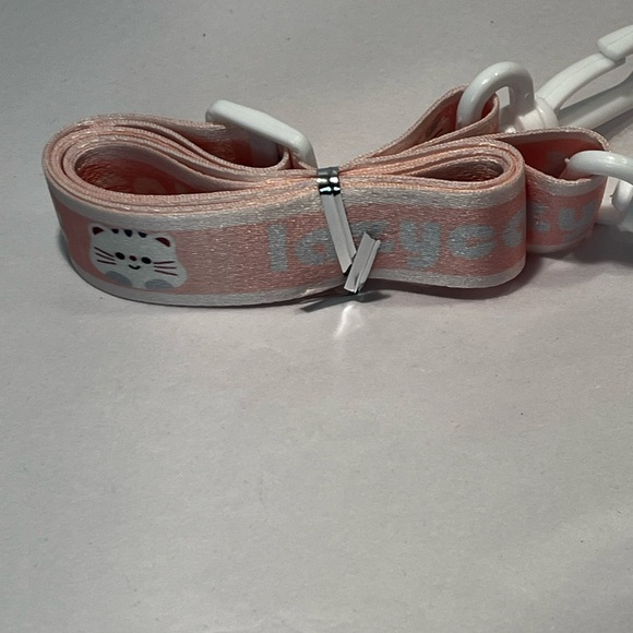 Cute Pink Water Bottle with Cat Design - Picture 11 of 13